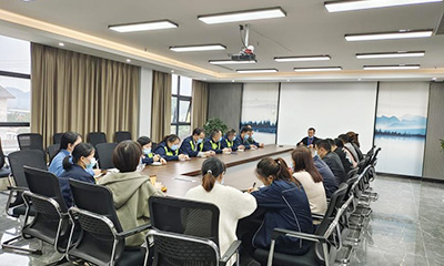 四川久瓶聯(lián)華玻璃制瓶有限公司 高度重視安全工作，強化管理層安全意識的培養(yǎng)