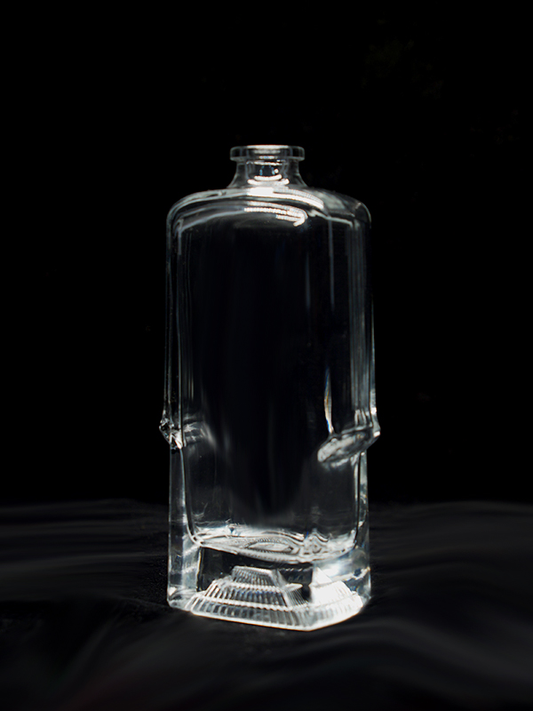 晶白料玻璃酒瓶生產廠家